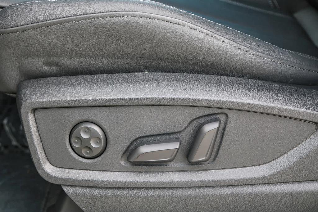 new 2025 Audi Q5 car, priced at $61,660