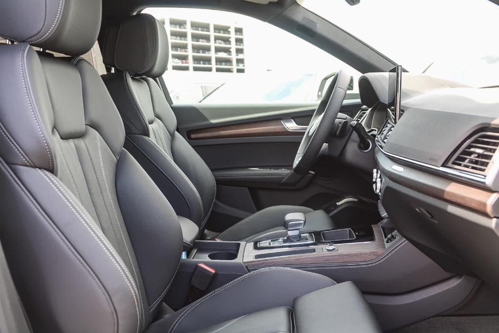new 2025 Audi Q5 car, priced at $67,160