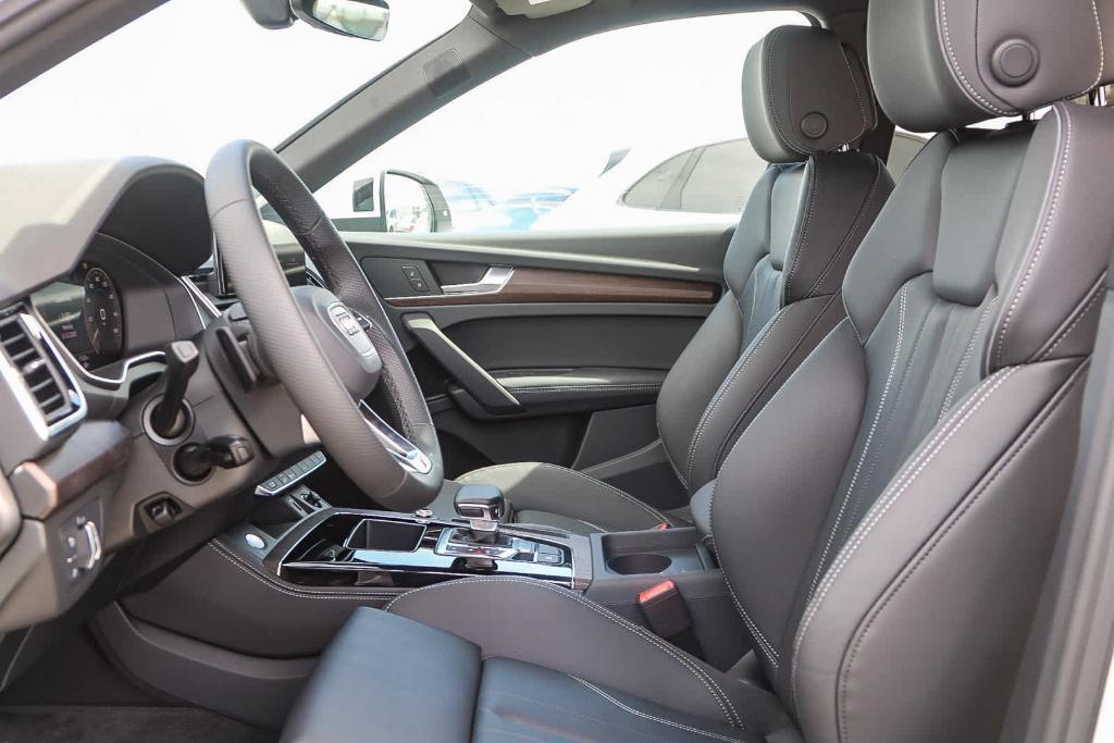 new 2025 Audi Q5 car, priced at $67,160