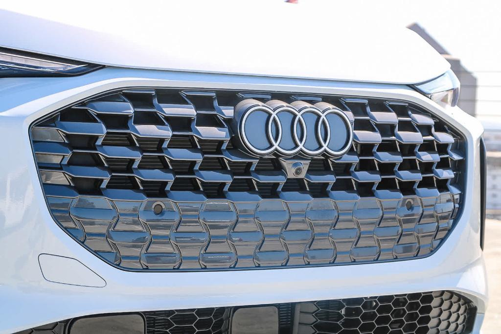 new 2025 Audi Q5 car, priced at $60,350