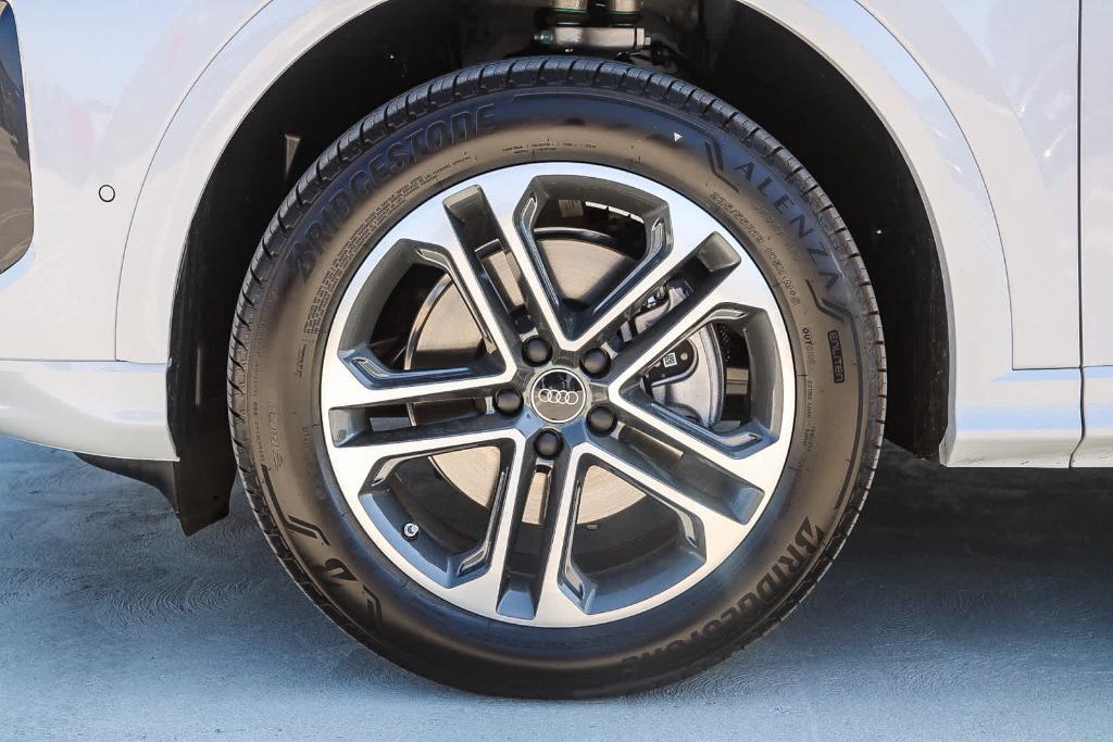 new 2025 Audi Q5 car, priced at $60,350