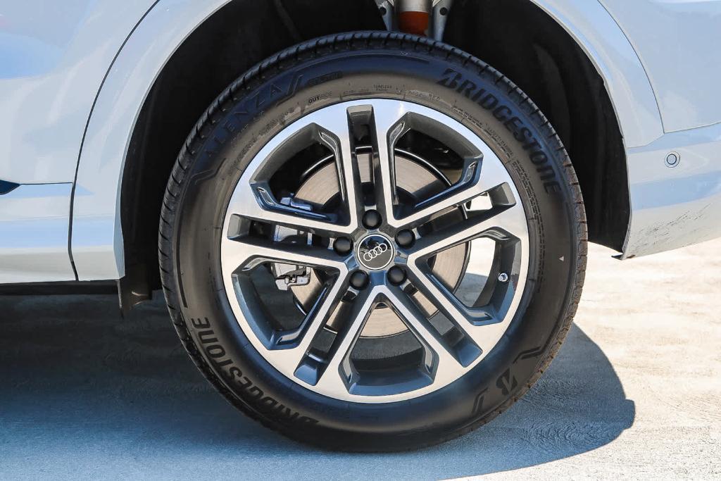 new 2025 Audi Q5 car, priced at $60,350