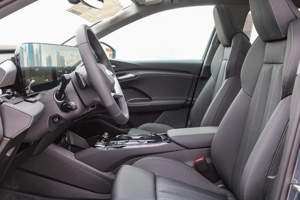 new 2025 Audi Q6 e-tron car, priced at $76,905