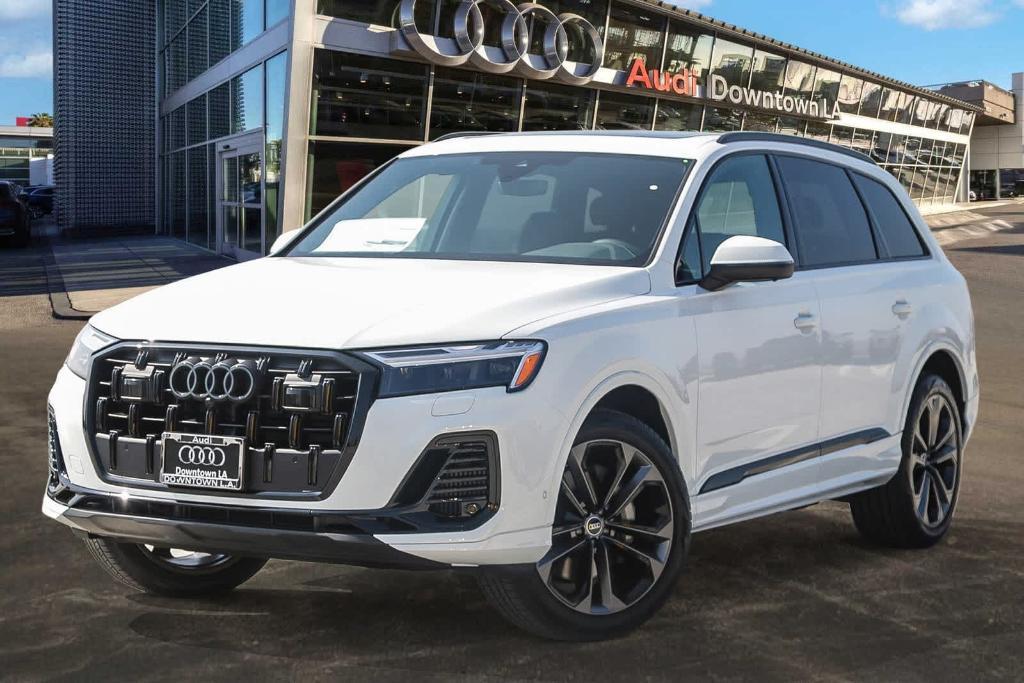 new 2025 Audi Q7 car, priced at $68,645