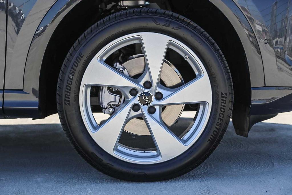 new 2025 Audi Q5 car, priced at $60,290