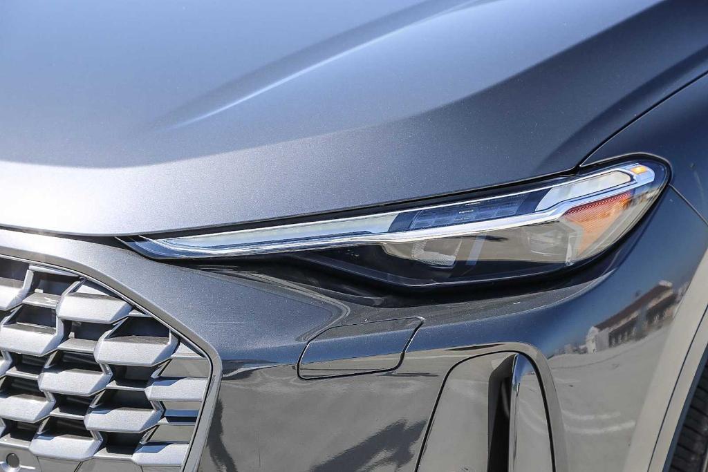 new 2025 Audi Q5 car, priced at $60,290