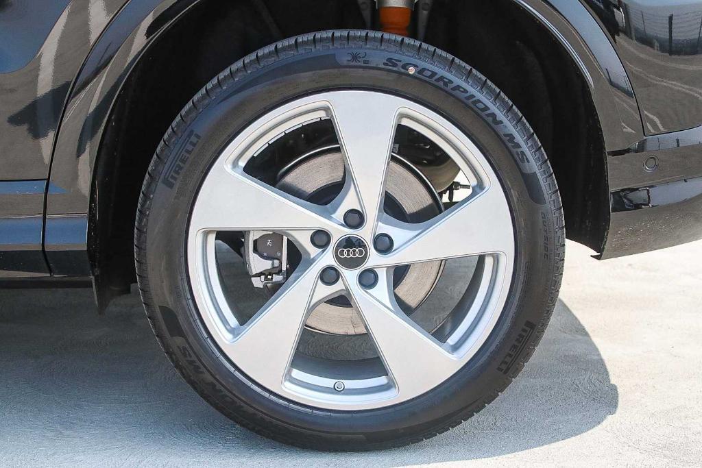 new 2025 Audi Q5 car, priced at $60,290