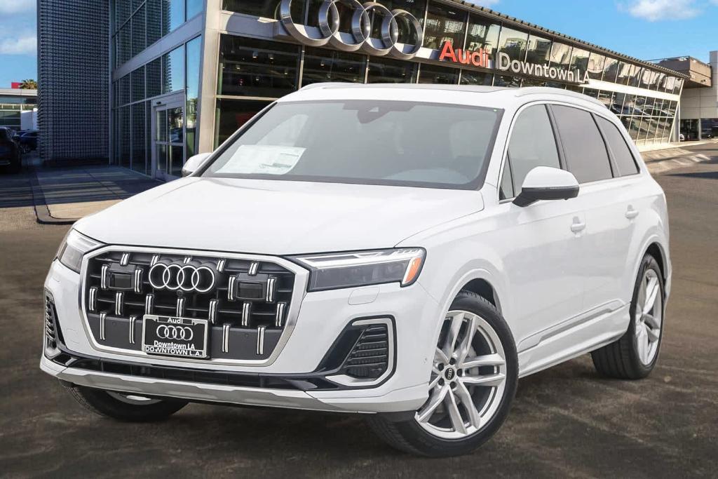 new 2025 Audi Q7 car, priced at $70,670