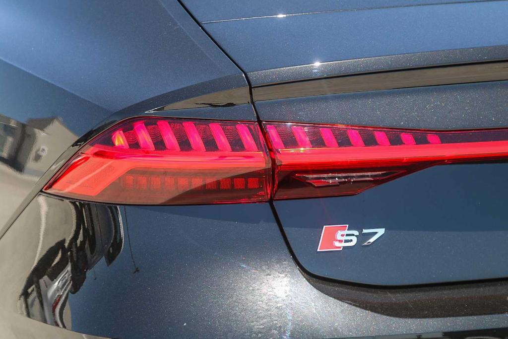 new 2025 Audi S7 car, priced at $95,135