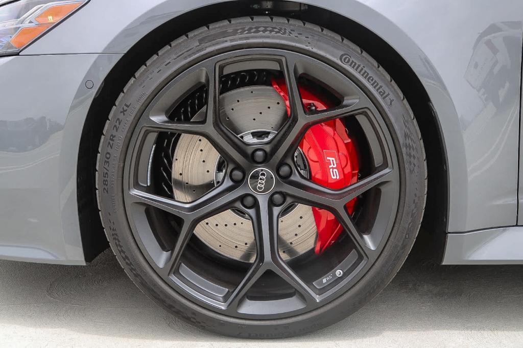 new 2025 Audi RS 6 Avant car, priced at $154,295