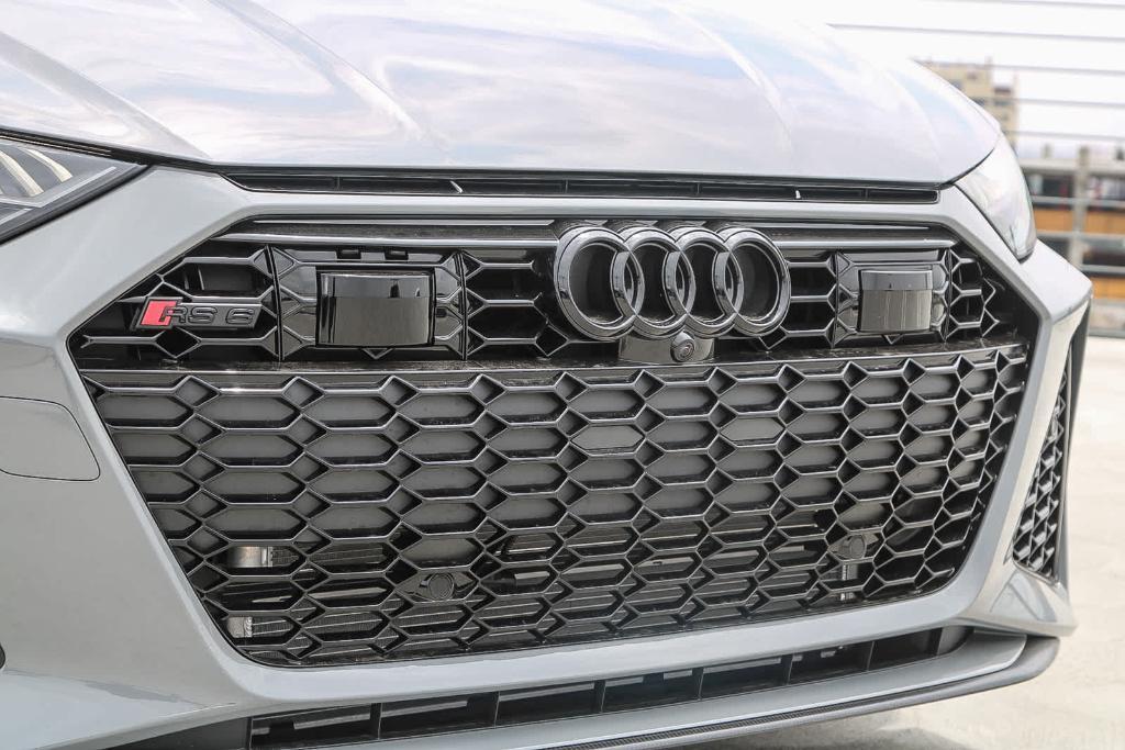 new 2025 Audi RS 6 Avant car, priced at $154,295
