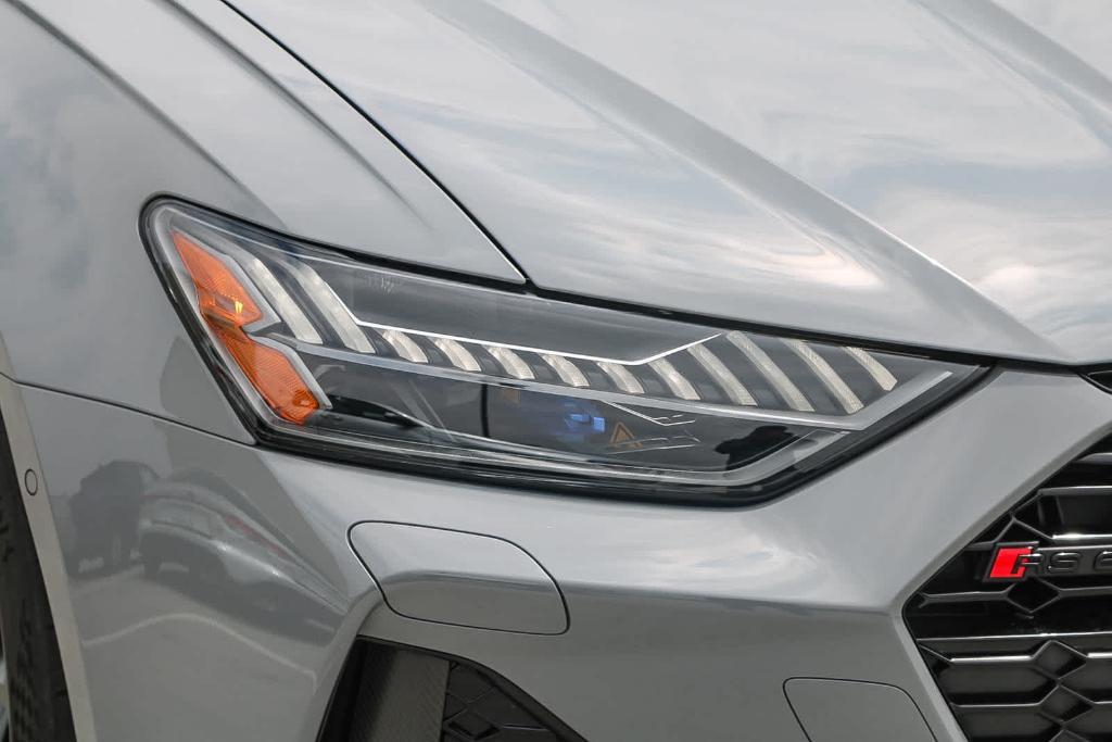 new 2025 Audi RS 6 Avant car, priced at $154,295