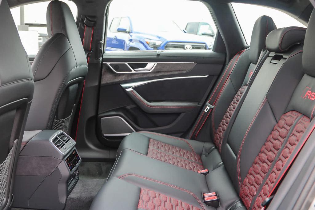 new 2025 Audi RS 6 Avant car, priced at $154,295