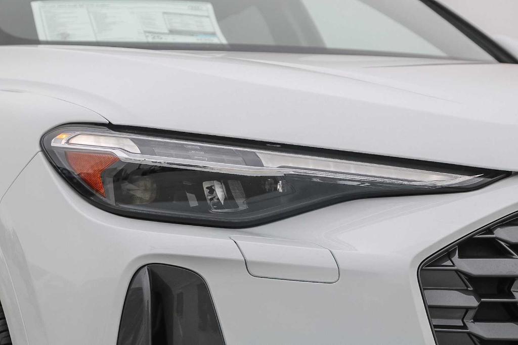 new 2025 Audi Q5 car, priced at $64,100