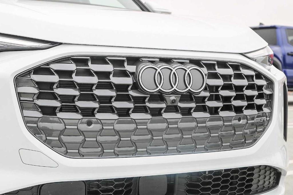 new 2025 Audi Q5 car, priced at $64,100