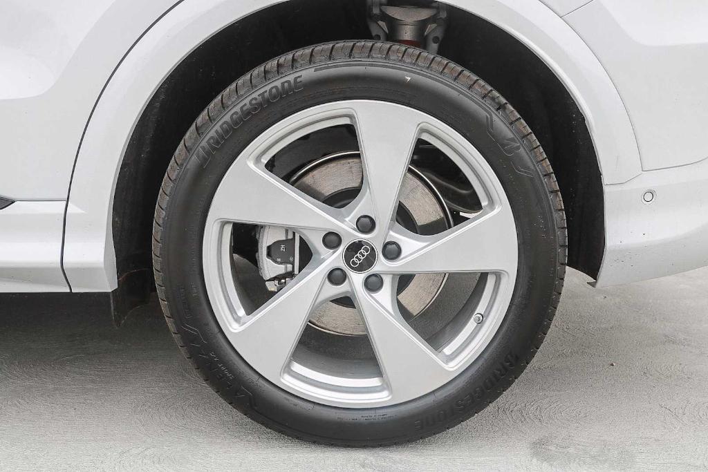 new 2025 Audi Q5 car, priced at $64,100