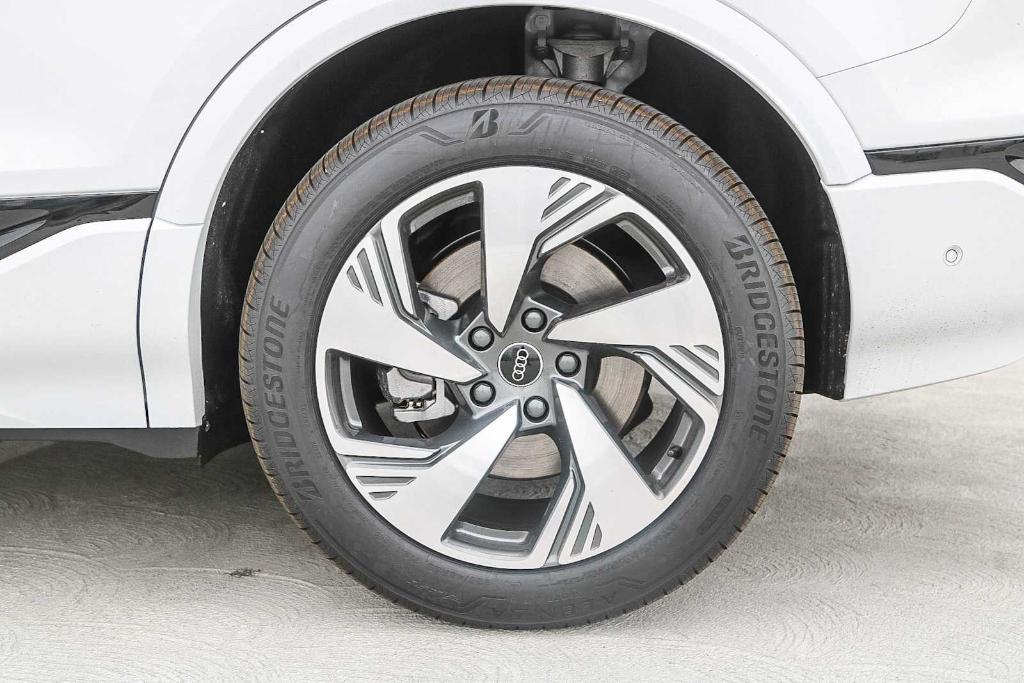new 2025 Audi Q6 e-tron car, priced at $70,940