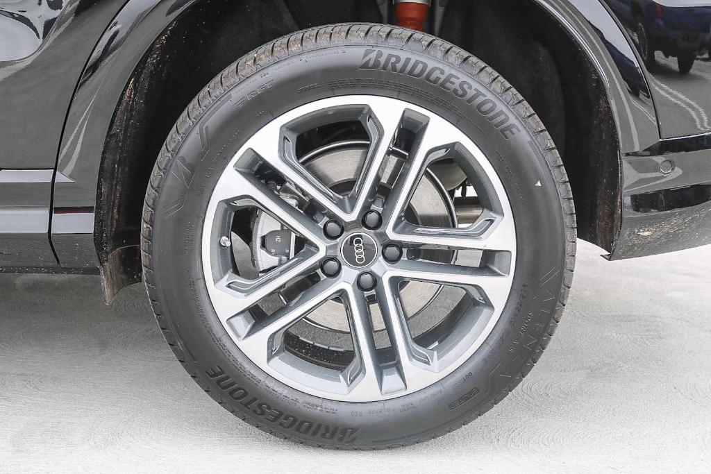new 2025 Audi Q5 car, priced at $57,950