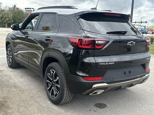 new 2025 Chevrolet TrailBlazer car, priced at $30,780