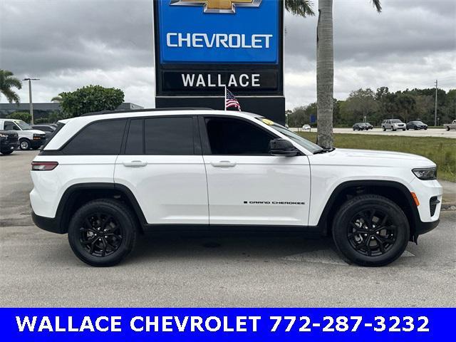 used 2024 Jeep Grand Cherokee car, priced at $36,985