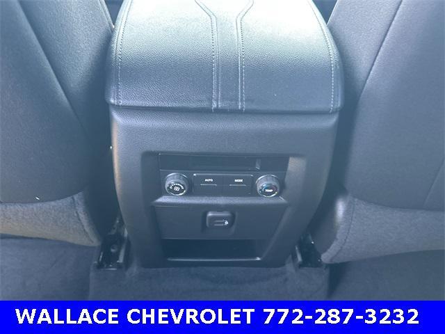 used 2023 Chevrolet Traverse car, priced at $31,985