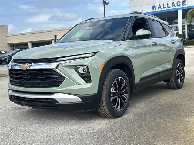 new 2025 Chevrolet TrailBlazer car, priced at $28,275