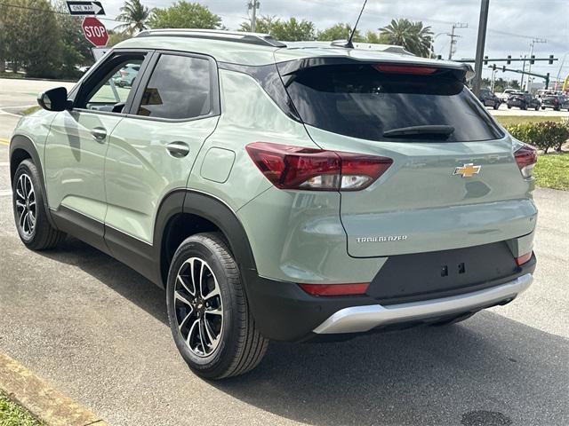 new 2025 Chevrolet TrailBlazer car, priced at $28,275