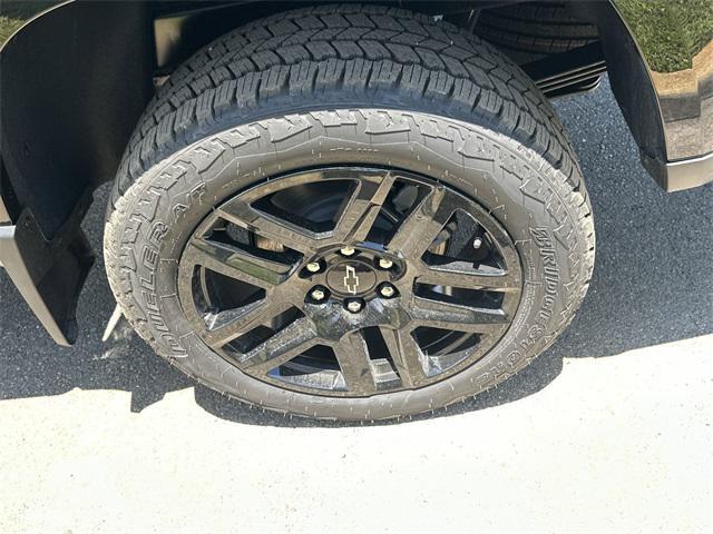 new 2025 Chevrolet Colorado car, priced at $48,615