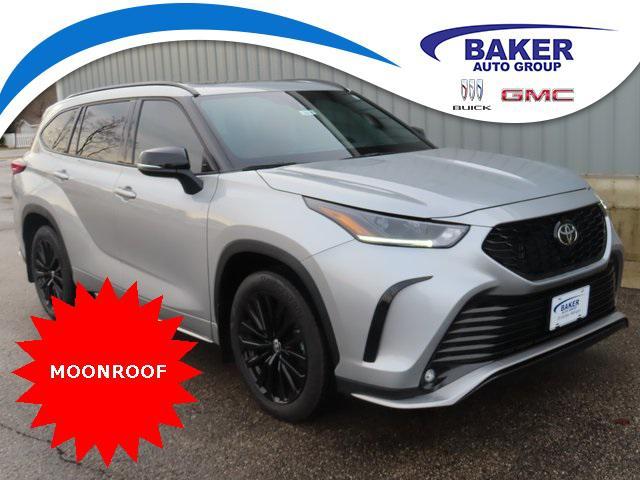 used 2023 Toyota Highlander car, priced at $39,000