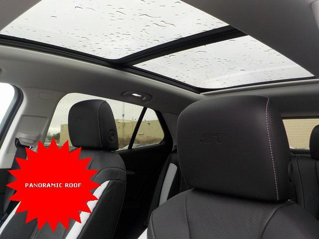 new 2025 Buick Envision car, priced at $40,350