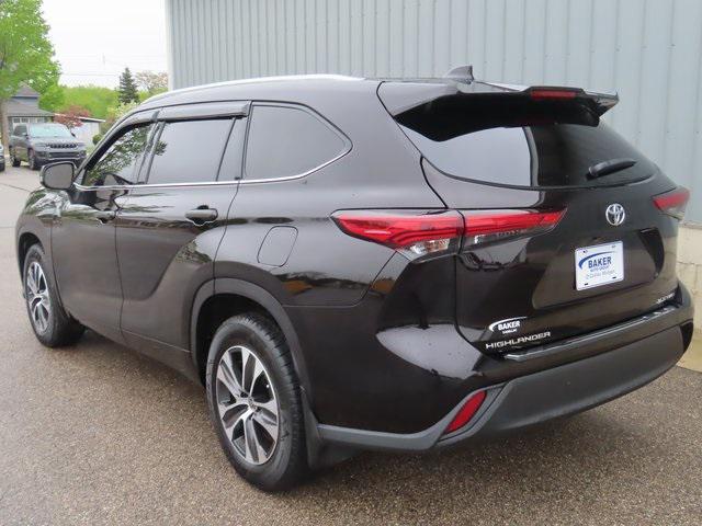 used 2021 Toyota Highlander car, priced at $34,000