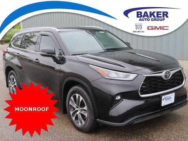 used 2021 Toyota Highlander car, priced at $34,000