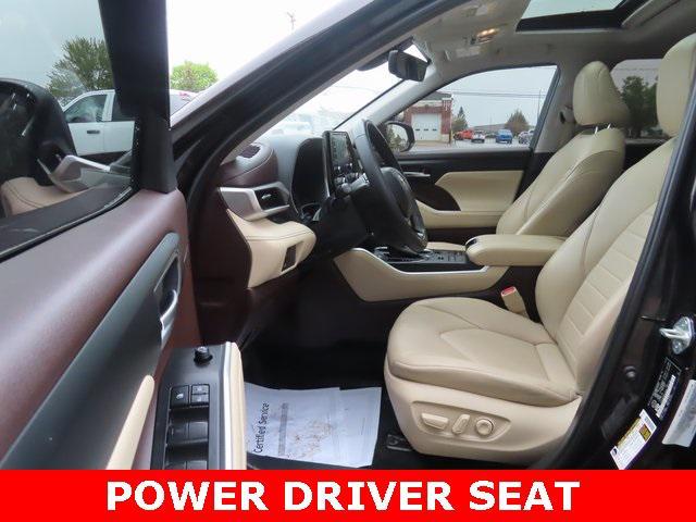 used 2021 Toyota Highlander car, priced at $34,000