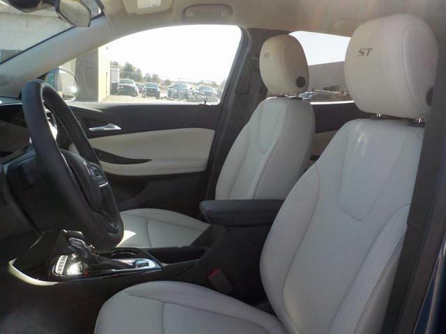new 2025 Buick Encore GX car, priced at $30,800