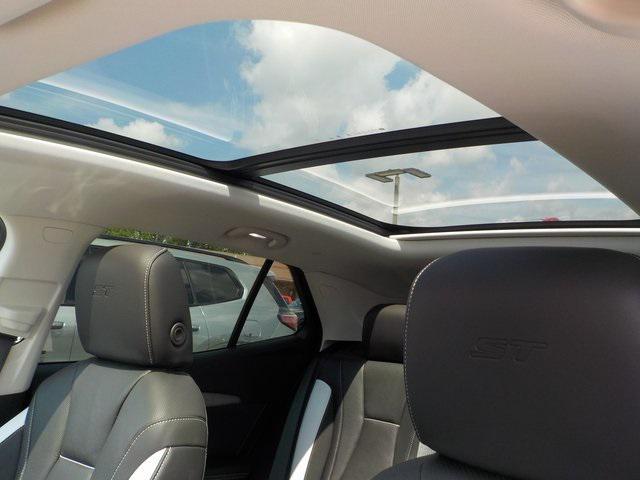 new 2025 Buick Envision car, priced at $40,331
