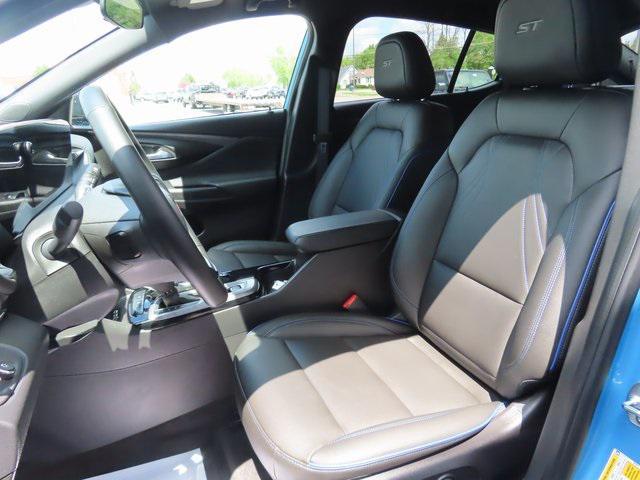 new 2025 Buick Envista car, priced at $26,007