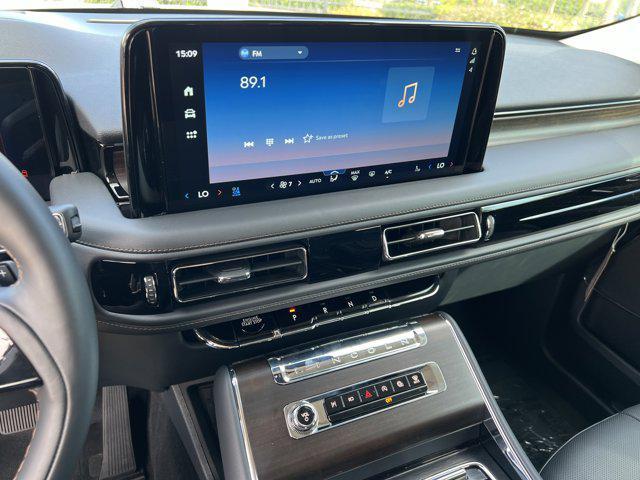 new 2025 Lincoln Aviator car, priced at $66,206