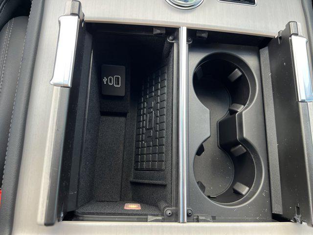 new 2025 Lincoln Navigator car, priced at $108,310