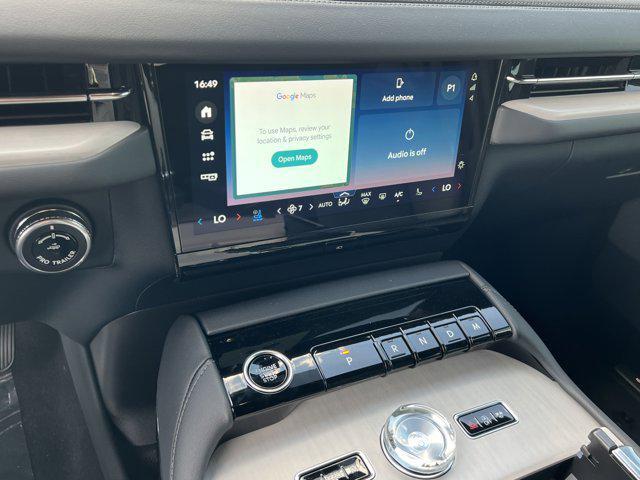 new 2025 Lincoln Navigator car, priced at $108,310