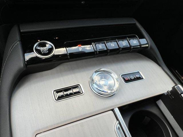 new 2025 Lincoln Navigator car, priced at $108,310