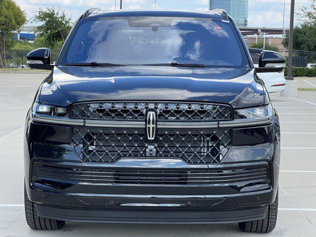 new 2025 Lincoln Navigator car, priced at $108,310