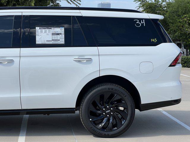 new 2025 Lincoln Navigator car, priced at $104,184