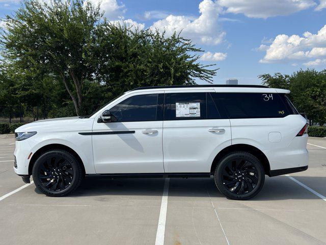 new 2025 Lincoln Navigator car, priced at $104,184