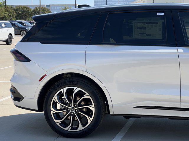 new 2025 Lincoln Nautilus car, priced at $66,701