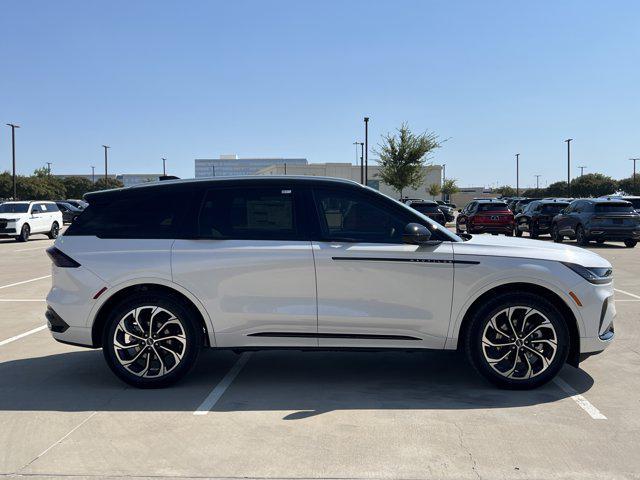 new 2025 Lincoln Nautilus car, priced at $66,701