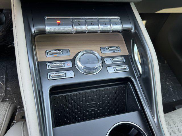 new 2025 Lincoln Nautilus car, priced at $66,701