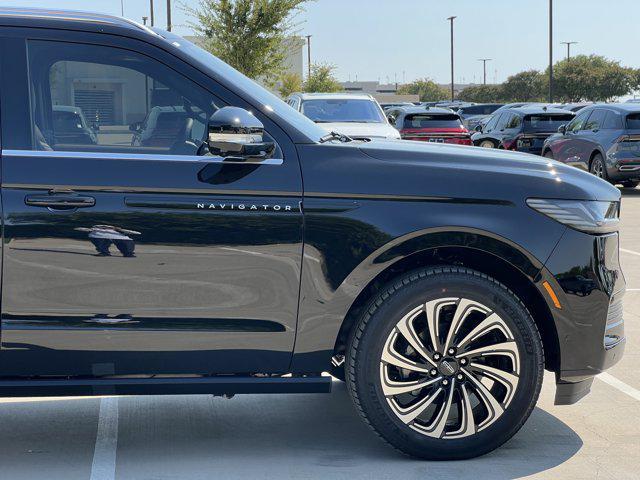new 2025 Lincoln Navigator car, priced at $119,190