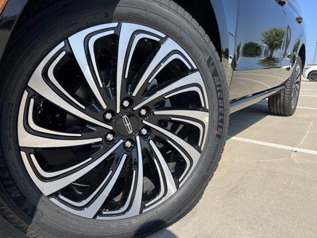 new 2025 Lincoln Navigator car, priced at $119,190