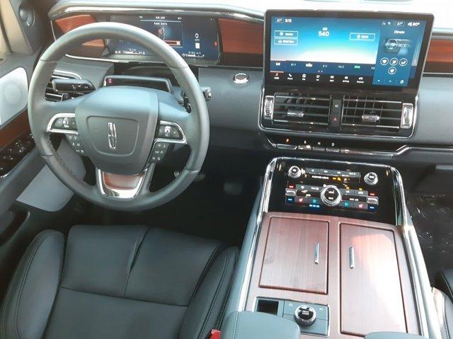 new 2024 Lincoln Navigator L car, priced at $103,536