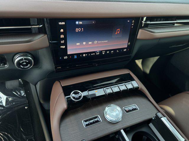 new 2025 Lincoln Navigator car, priced at $102,182